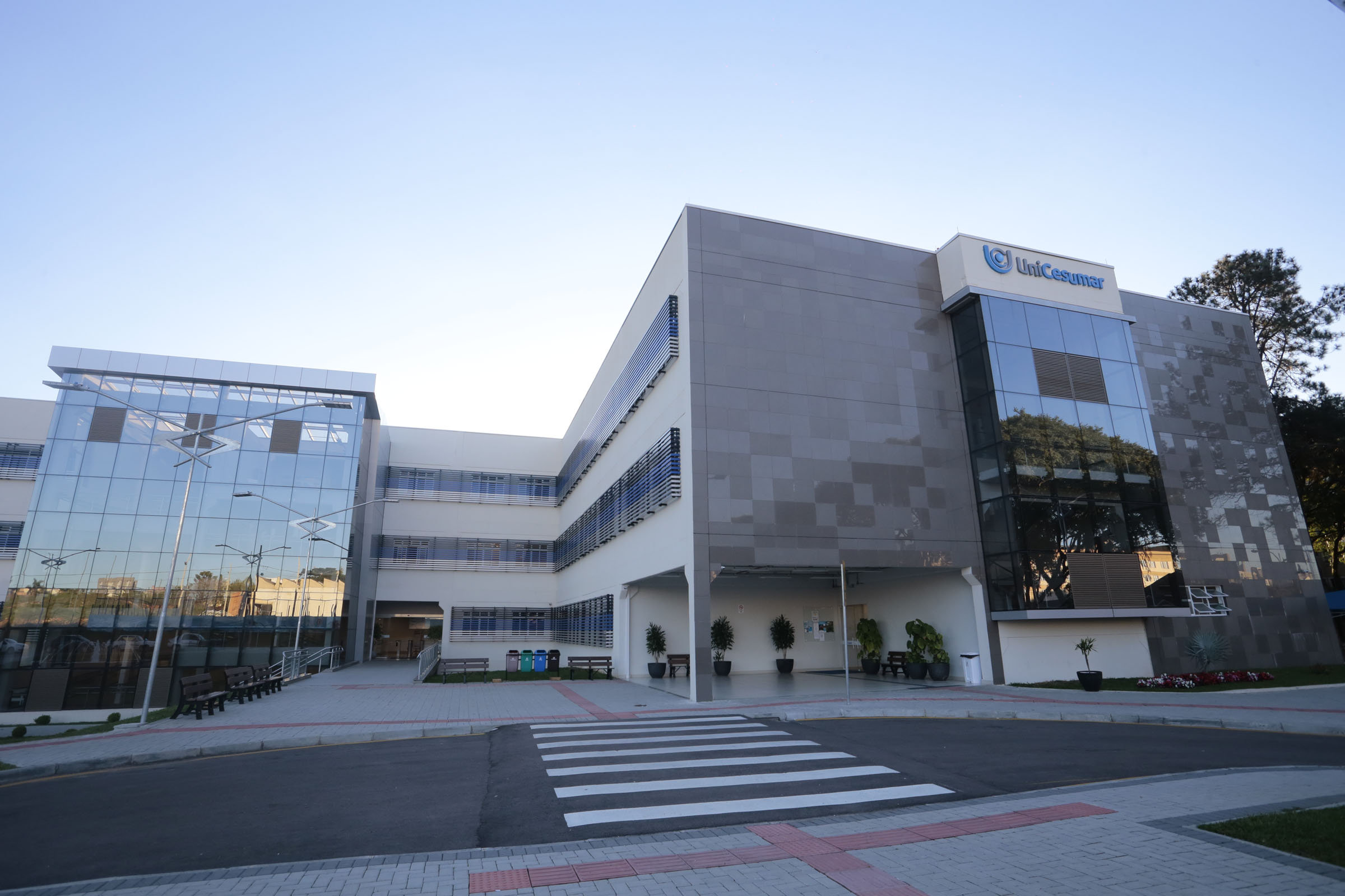 Fachada do Campus Curitiba